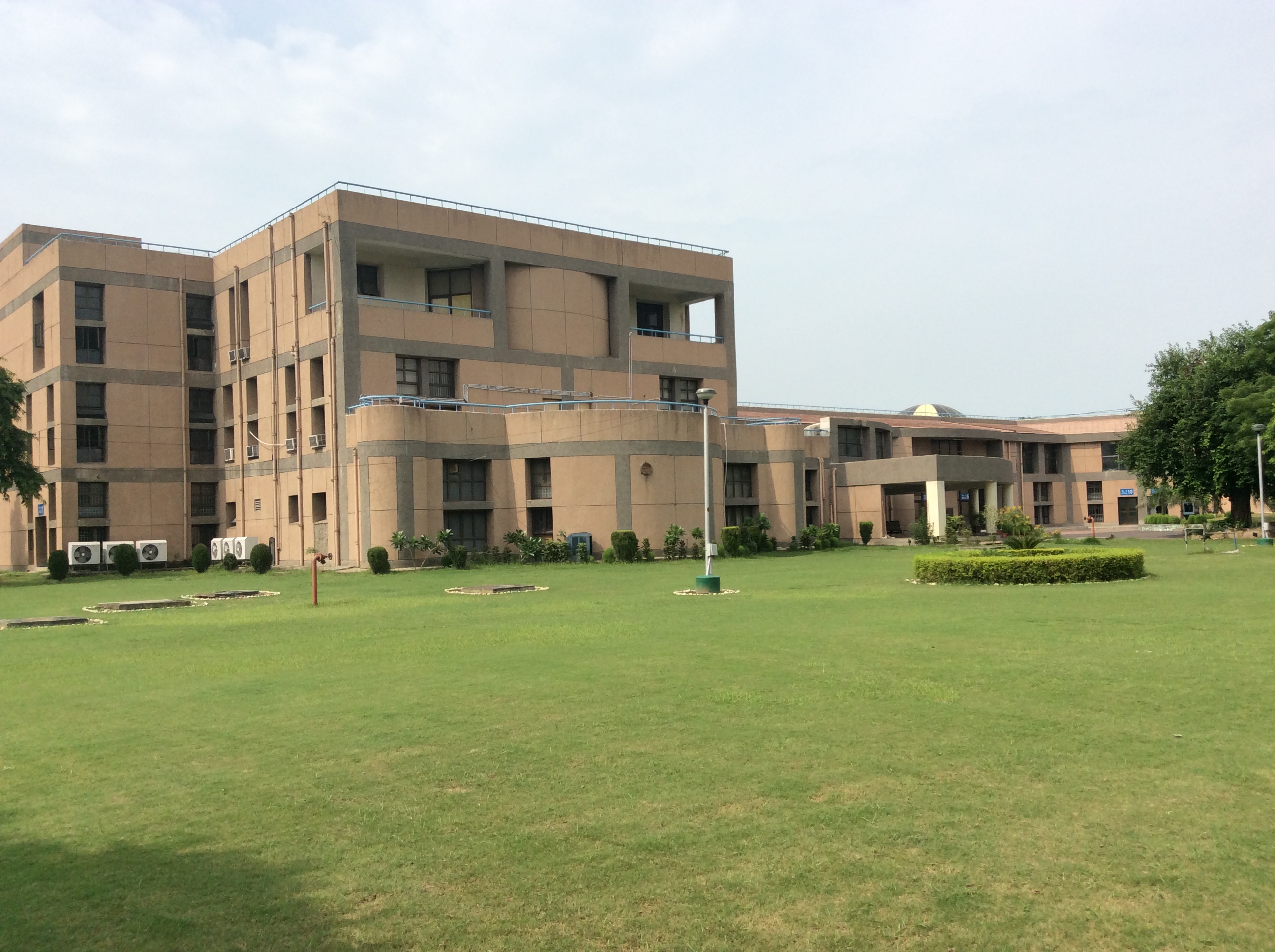 Dominate The IP Math Challenge: Why Specialized Tuition Is Essential For Singapore's Top Students